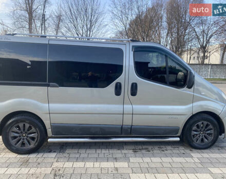 Серый Рено Трафик, объемом двигателя 2.46 л и пробегом 323 тыс. км за 10000 $, фото 6 на Automoto.ua