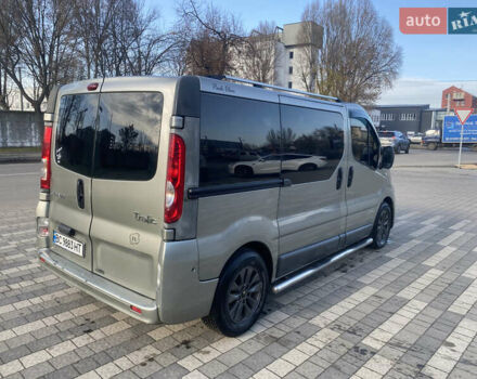 Серый Рено Трафик, объемом двигателя 2.46 л и пробегом 323 тыс. км за 10000 $, фото 5 на Automoto.ua