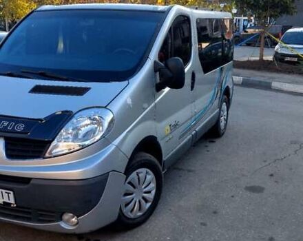 Серый Рено Трафик, объемом двигателя 2.5 л и пробегом 396 тыс. км за 9000 $, фото 3 на Automoto.ua