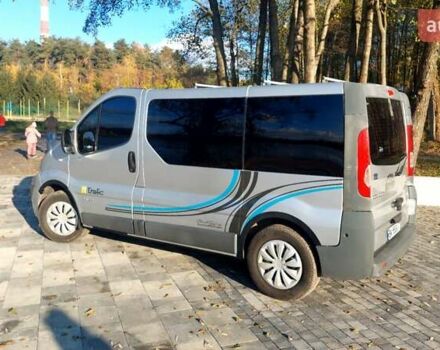 Серый Рено Трафик, объемом двигателя 2.5 л и пробегом 396 тыс. км за 9000 $, фото 4 на Automoto.ua