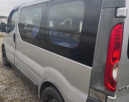 Серый Рено Трафик, объемом двигателя 2 л и пробегом 400 тыс. км за 10300 $, фото 4 на Automoto.ua