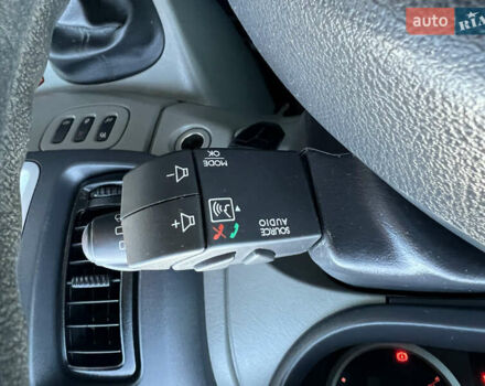 Серый Рено Трафик, объемом двигателя 2 л и пробегом 268 тыс. км за 14200 $, фото 50 на Automoto.ua