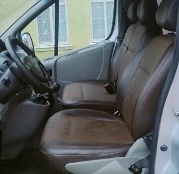 Серый Рено Трафик, объемом двигателя 2 л и пробегом 390 тыс. км за 11500 $, фото 7 на Automoto.ua