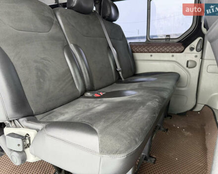 Серый Рено Трафик, объемом двигателя 2.5 л и пробегом 329 тыс. км за 11000 $, фото 59 на Automoto.ua