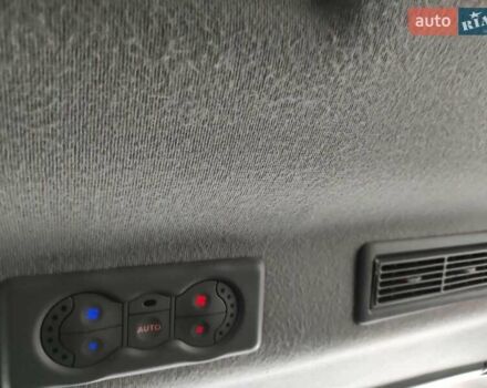 Серый Рено Трафик, объемом двигателя 2.5 л и пробегом 303 тыс. км за 12600 $, фото 72 на Automoto.ua