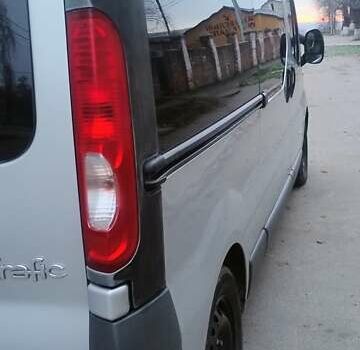 Серый Рено Трафик, объемом двигателя 2 л и пробегом 390 тыс. км за 11500 $, фото 6 на Automoto.ua