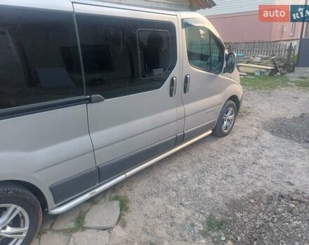 Серый Рено Трафик, объемом двигателя 2 л и пробегом 320 тыс. км за 13500 $, фото 2 на Automoto.ua