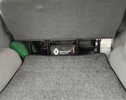 Сірий Рено Трафік, об'ємом двигуна 2 л та пробігом 450 тис. км за 10999 $, фото 11 на Automoto.ua