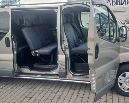 Серый Рено Трафик, объемом двигателя 2 л и пробегом 275 тыс. км за 13200 $, фото 4 на Automoto.ua