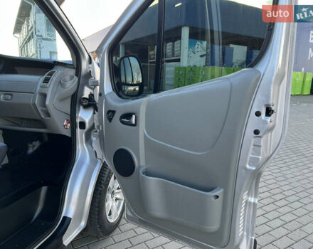Серый Рено Трафик, объемом двигателя 2 л и пробегом 268 тыс. км за 14200 $, фото 35 на Automoto.ua