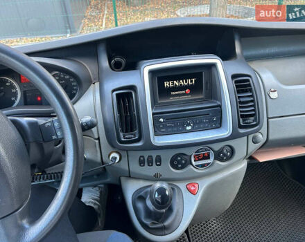 Рено Трафик 2011 в Киеве на Automoto.ua Серый Рено Трафик, объемом двигателя 2 л и пробегом 267 тыс. км за 13000 $, фото 7 на Automoto.ua