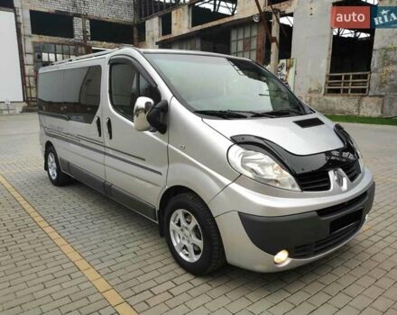 Серый Рено Трафик, объемом двигателя 2.5 л и пробегом 303 тыс. км за 12600 $, фото 5 на Automoto.ua