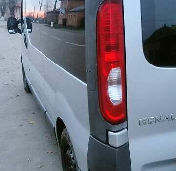 Серый Рено Трафик, объемом двигателя 2 л и пробегом 390 тыс. км за 11500 $, фото 5 на Automoto.ua