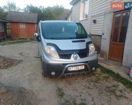 Серый Рено Трафик, объемом двигателя 2 л и пробегом 320 тыс. км за 13500 $, фото 1 на Automoto.ua