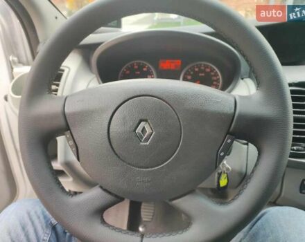 Серый Рено Трафик, объемом двигателя 2.5 л и пробегом 303 тыс. км за 12600 $, фото 53 на Automoto.ua