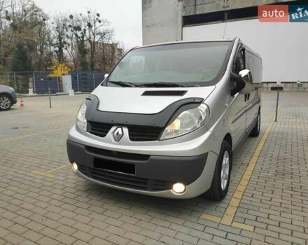 Серый Рено Трафик, объемом двигателя 2.5 л и пробегом 303 тыс. км за 12600 $, фото 2 на Automoto.ua