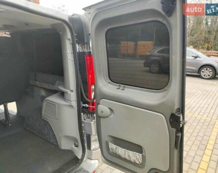 Серый Рено Трафик, объемом двигателя 2.5 л и пробегом 302 тыс. км за 12850 $, фото 69 на Automoto.ua