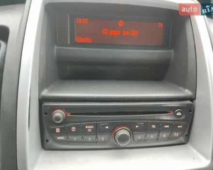 Серый Рено Трафик, объемом двигателя 2.5 л и пробегом 303 тыс. км за 12600 $, фото 57 на Automoto.ua