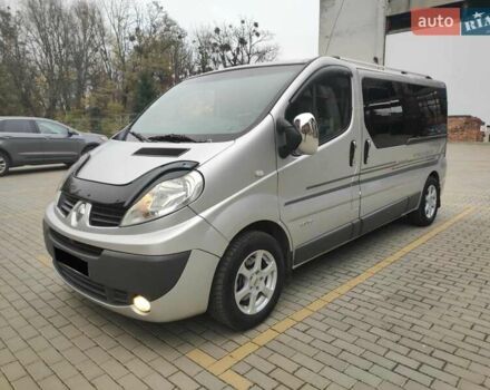Серый Рено Трафик, объемом двигателя 2.5 л и пробегом 303 тыс. км за 12600 $, фото 1 на Automoto.ua