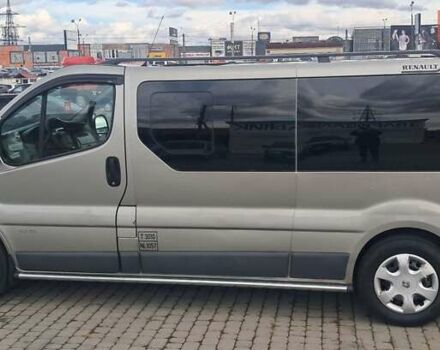 Серый Рено Трафик, объемом двигателя 2 л и пробегом 275 тыс. км за 13200 $, фото 2 на Automoto.ua