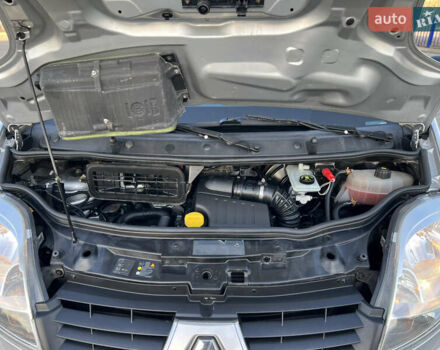 Серый Рено Трафик, объемом двигателя 2 л и пробегом 268 тыс. км за 14200 $, фото 68 на Automoto.ua