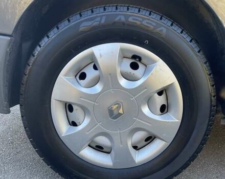 Серый Рено Трафик, объемом двигателя 2 л и пробегом 203 тыс. км за 12300 $, фото 27 на Automoto.ua