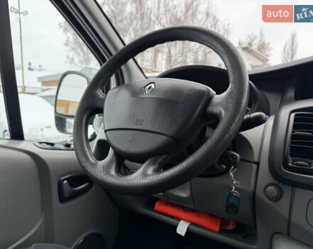 Серый Рено Трафик, объемом двигателя 2.5 л и пробегом 329 тыс. км за 11000 $, фото 44 на Automoto.ua