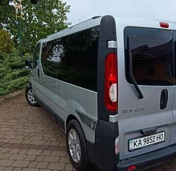 Серый Рено Трафик, объемом двигателя 2 л и пробегом 400 тыс. км за 11500 $, фото 3 на Automoto.ua