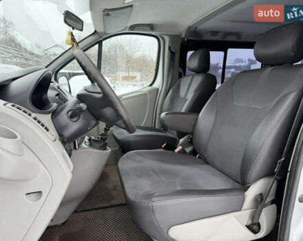 Серый Рено Трафик, объемом двигателя 2.5 л и пробегом 329 тыс. км за 11000 $, фото 49 на Automoto.ua