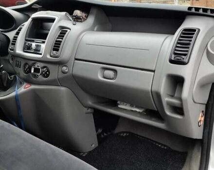 Сірий Рено Трафік, об'ємом двигуна 2 л та пробігом 450 тис. км за 10999 $, фото 2 на Automoto.ua