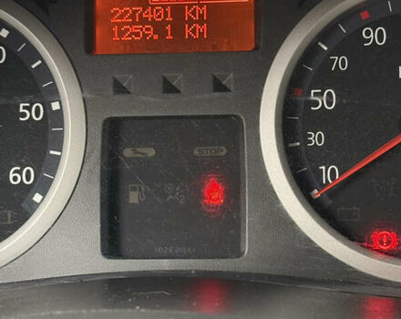 Рено Трафик 2012 в Чернигове на Automoto.ua Серый Рено Трафик, объемом двигателя 2 л и пробегом 227 тыс. км за 16000 $, фото 5 на Automoto.ua