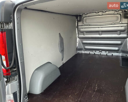 Серый Рено Трафик, объемом двигателя 2 л и пробегом 220 тыс. км за 12950 $, фото 29 на Automoto.ua