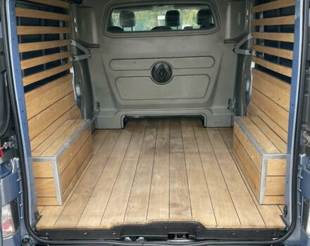 Серый Рено Трафик, объемом двигателя 2 л и пробегом 206 тыс. км за 15200 $, фото 54 на Automoto.ua