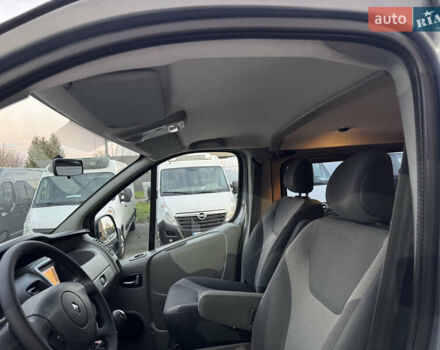 Серый Рено Трафик, объемом двигателя 2 л и пробегом 225 тыс. км за 13900 $, фото 23 на Automoto.ua