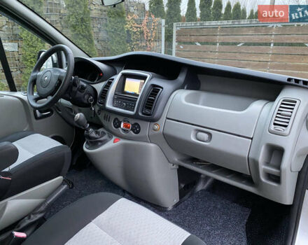 Серый Рено Трафик, объемом двигателя 2 л и пробегом 255 тыс. км за 13299 $, фото 11 на Automoto.ua