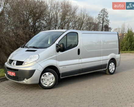 Серый Рено Трафик, объемом двигателя 2 л и пробегом 220 тыс. км за 12950 $, фото 3 на Automoto.ua