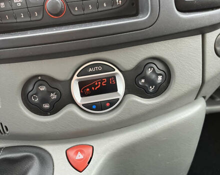 Серый Рено Трафик, объемом двигателя 2 л и пробегом 220 тыс. км за 12950 $, фото 38 на Automoto.ua