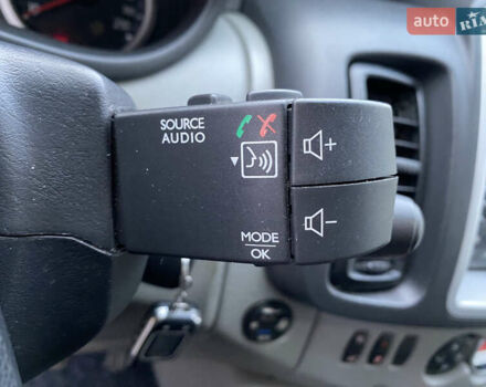 Серый Рено Трафик, объемом двигателя 2 л и пробегом 255 тыс. км за 13299 $, фото 9 на Automoto.ua