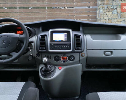 Серый Рено Трафик, объемом двигателя 2 л и пробегом 255 тыс. км за 13299 $, фото 13 на Automoto.ua