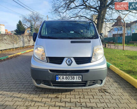 Серый Рено Трафик, объемом двигателя 2 л и пробегом 340 тыс. км за 11699 $, фото 2 на Automoto.ua