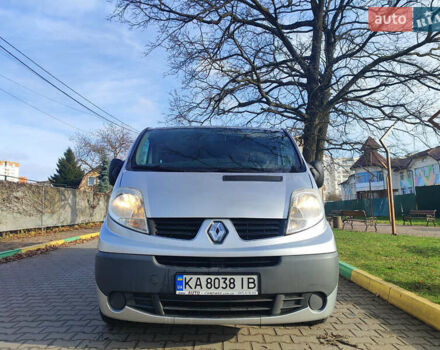 Серый Рено Трафик, объемом двигателя 2 л и пробегом 340 тыс. км за 11699 $, фото 3 на Automoto.ua