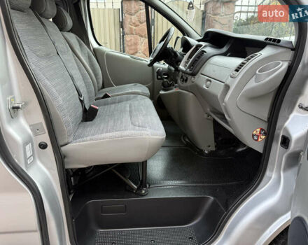 Серый Рено Трафик, объемом двигателя 2 л и пробегом 221 тыс. км за 15071 $, фото 68 на Automoto.ua