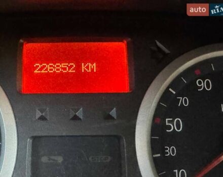 Сірий Рено Трафік, об'ємом двигуна 2 л та пробігом 226 тис. км за 14200 $, фото 36 на Automoto.ua