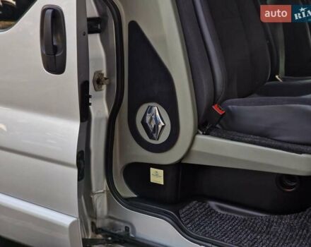 Серый Рено Трафик, объемом двигателя 2 л и пробегом 235 тыс. км за 16490 $, фото 50 на Automoto.ua