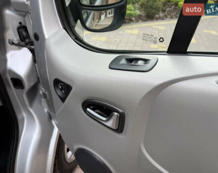 Серый Рено Трафик, объемом двигателя 2 л и пробегом 221 тыс. км за 15071 $, фото 67 на Automoto.ua