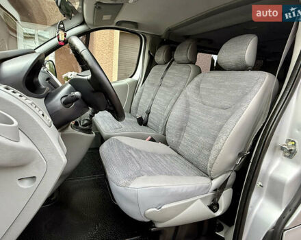 Серый Рено Трафик, объемом двигателя 2 л и пробегом 221 тыс. км за 15071 $, фото 29 на Automoto.ua