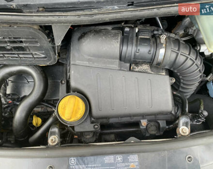 Серый Рено Трафик, объемом двигателя 2 л и пробегом 260 тыс. км за 14500 $, фото 17 на Automoto.ua