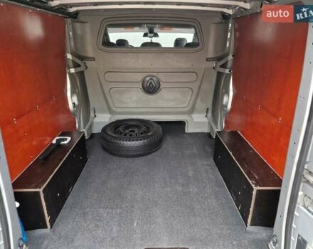 Серый Рено Трафик, объемом двигателя 2 л и пробегом 235 тыс. км за 16490 $, фото 34 на Automoto.ua