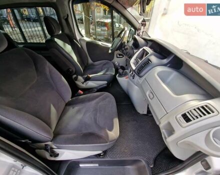 Серый Рено Трафик, объемом двигателя 2 л и пробегом 235 тыс. км за 16490 $, фото 43 на Automoto.ua