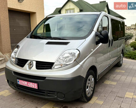 Серый Рено Трафик, объемом двигателя 2 л и пробегом 221 тыс. км за 15071 $, фото 4 на Automoto.ua